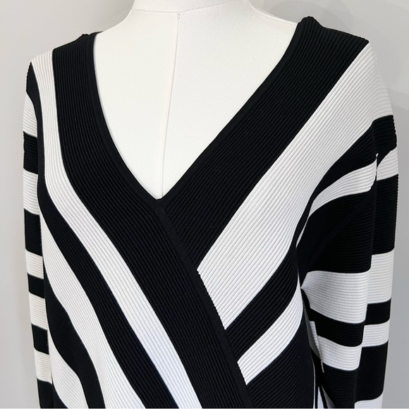 Jason Wu GREY Collection Oversized V-Neck Sweater Striped Size S - Picture 4 of 10